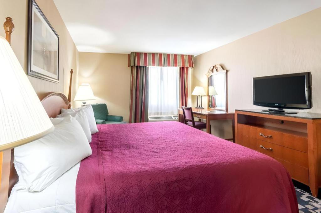 Ripley Quality Inn מראה חיצוני תמונה